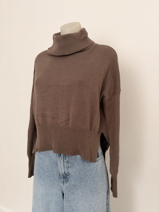 Lightweight Roll Neck