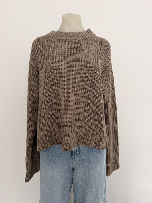 Round Neck Knit